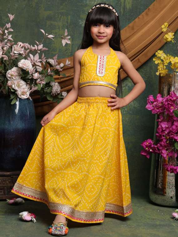 girls bandhnai print sleveeless lehenga choli set - 22072996 - Standard Image - 3