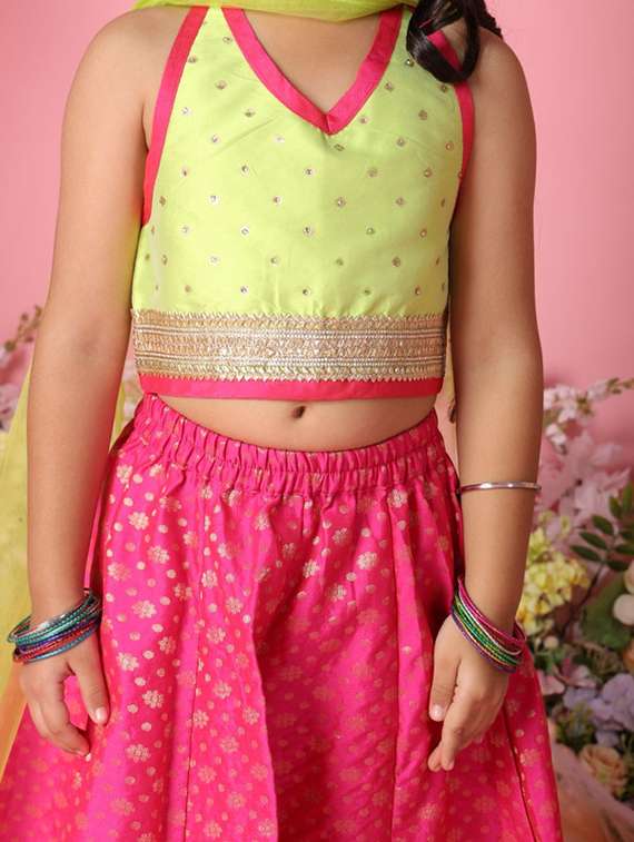 Girls Self Designed Sleveeless Lehenga Choli Set
