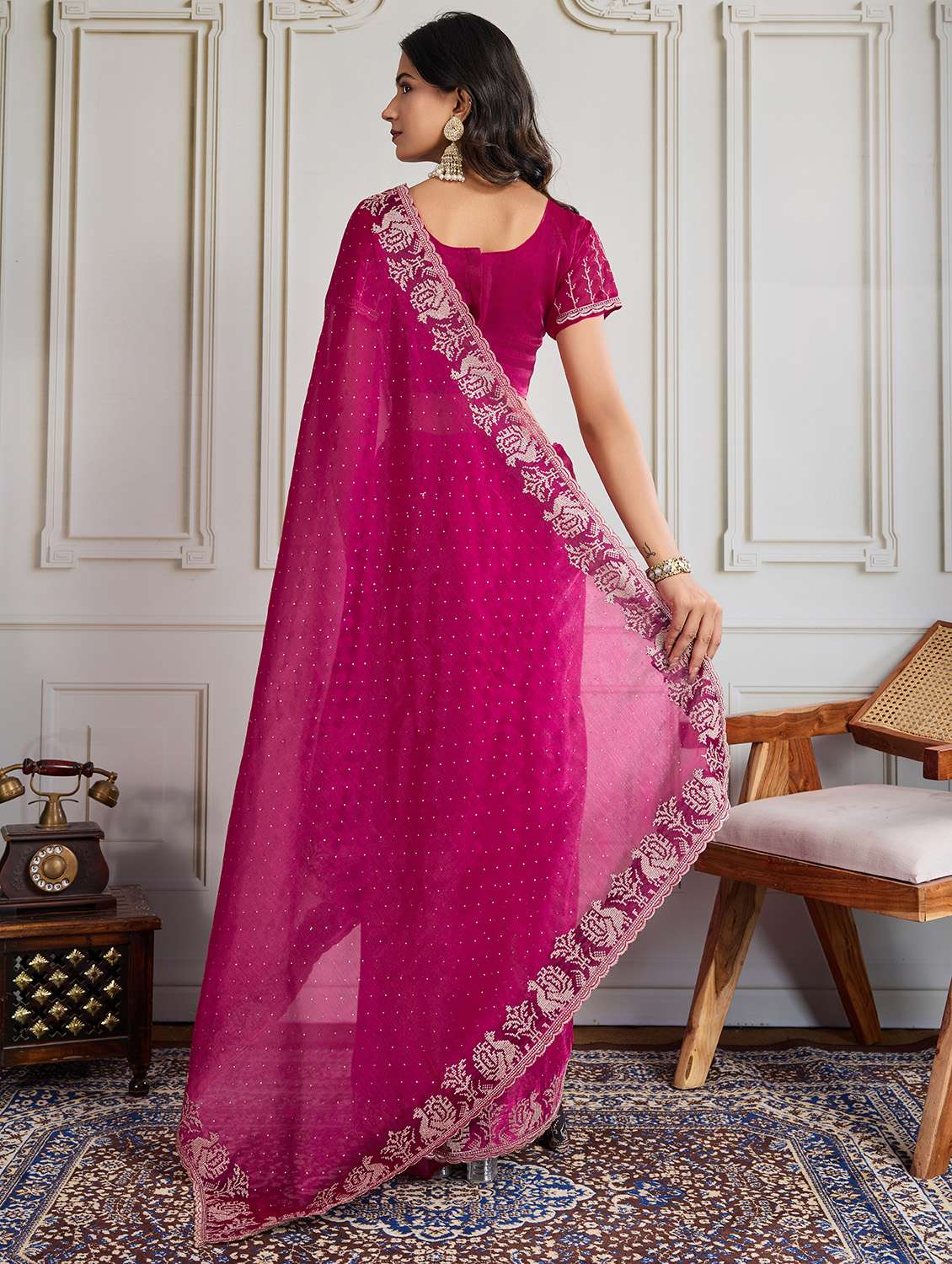 women solid with work embroidered saree with blouse - 22073989 - Standard Image - 3