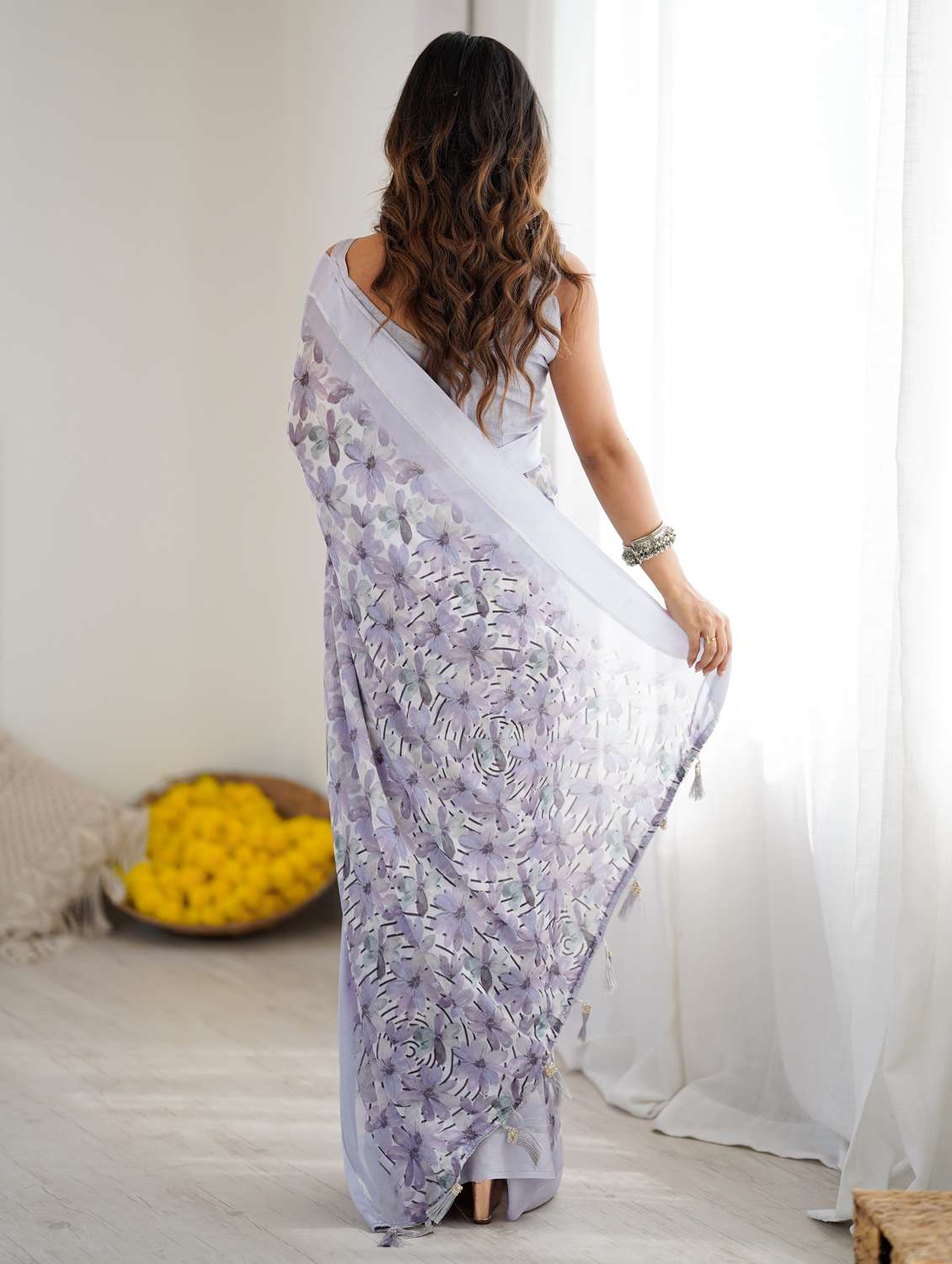 women floral printed saree with blouse - 22074109 -  Standard Image - 3