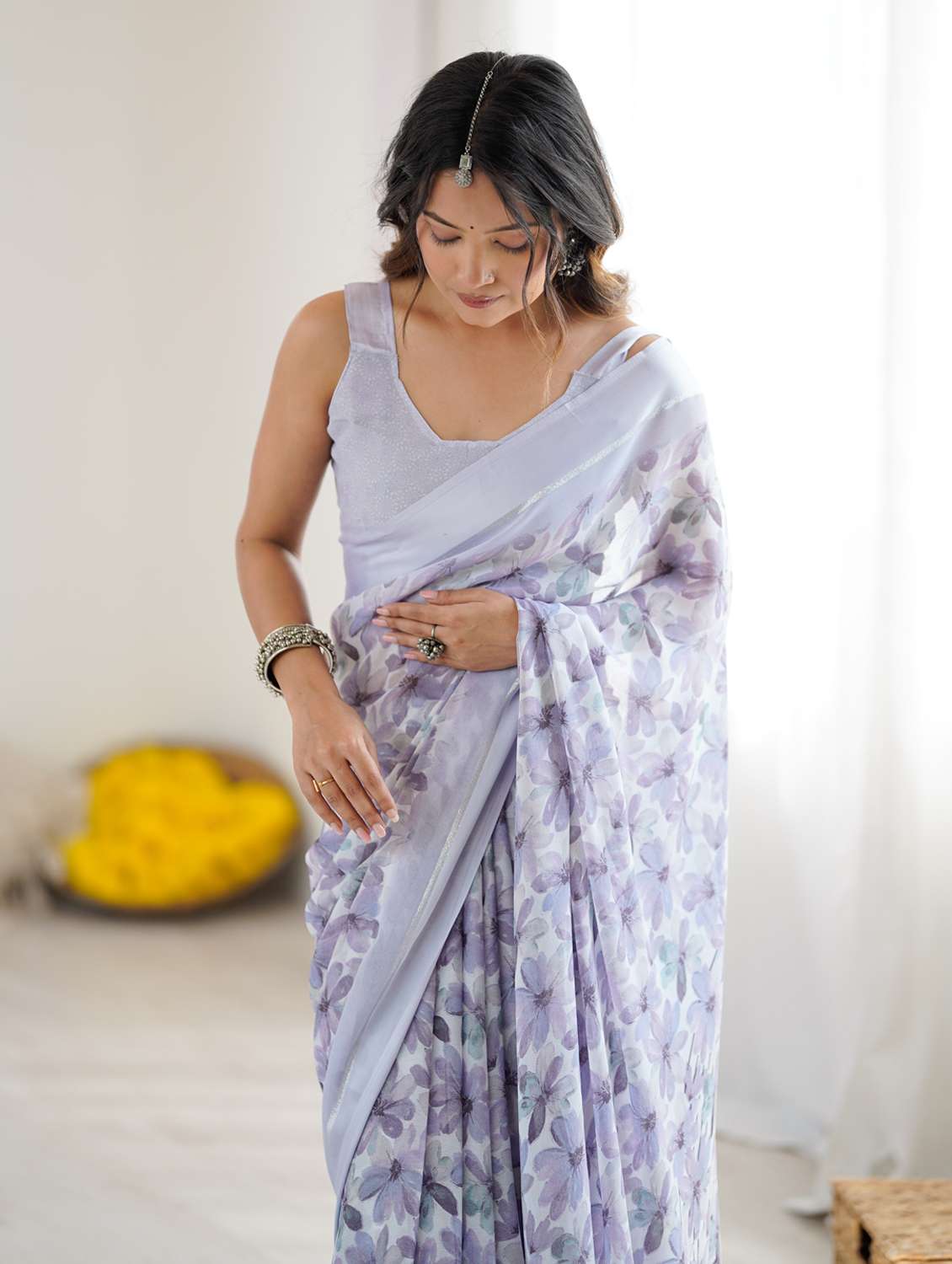 women floral printed saree with blouse - 22074109 -  Standard Image - 5