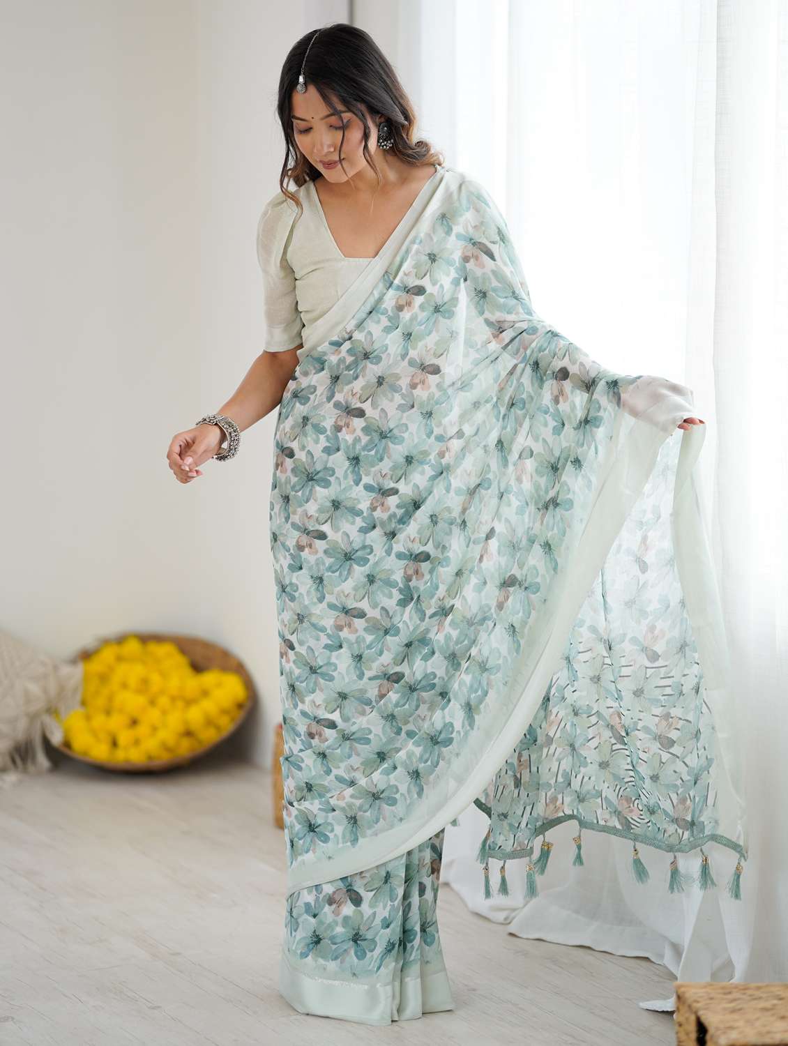 women floral printed saree with blouse