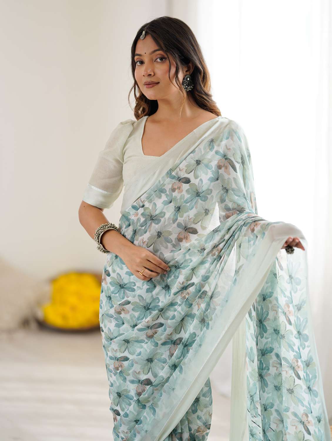 women floral printed saree with blouse - 22074112 -  Standard Image - 5