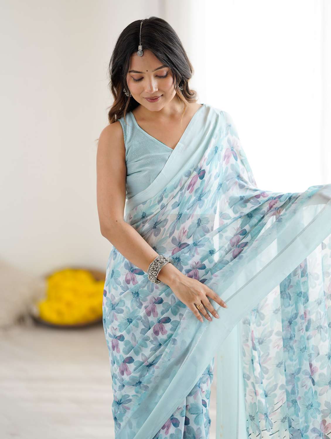 women floral printed saree with blouse - 22074113 -  Standard Image - 5