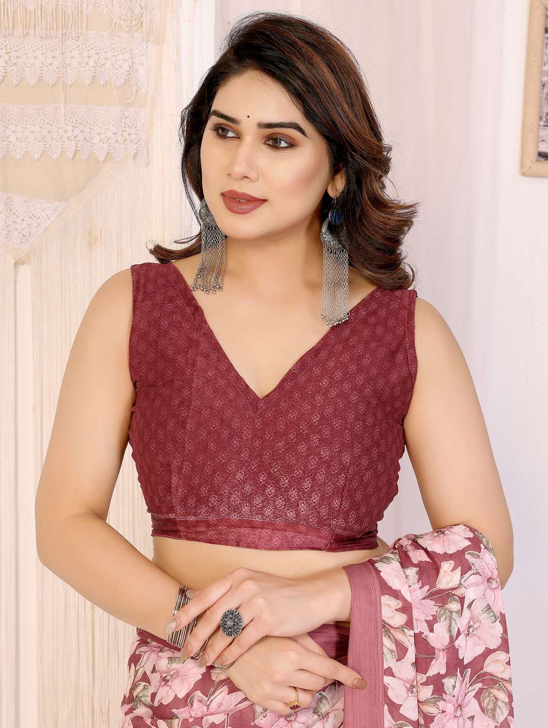 women floral printed saree with blouse - 22074118 - Standard Image - 5