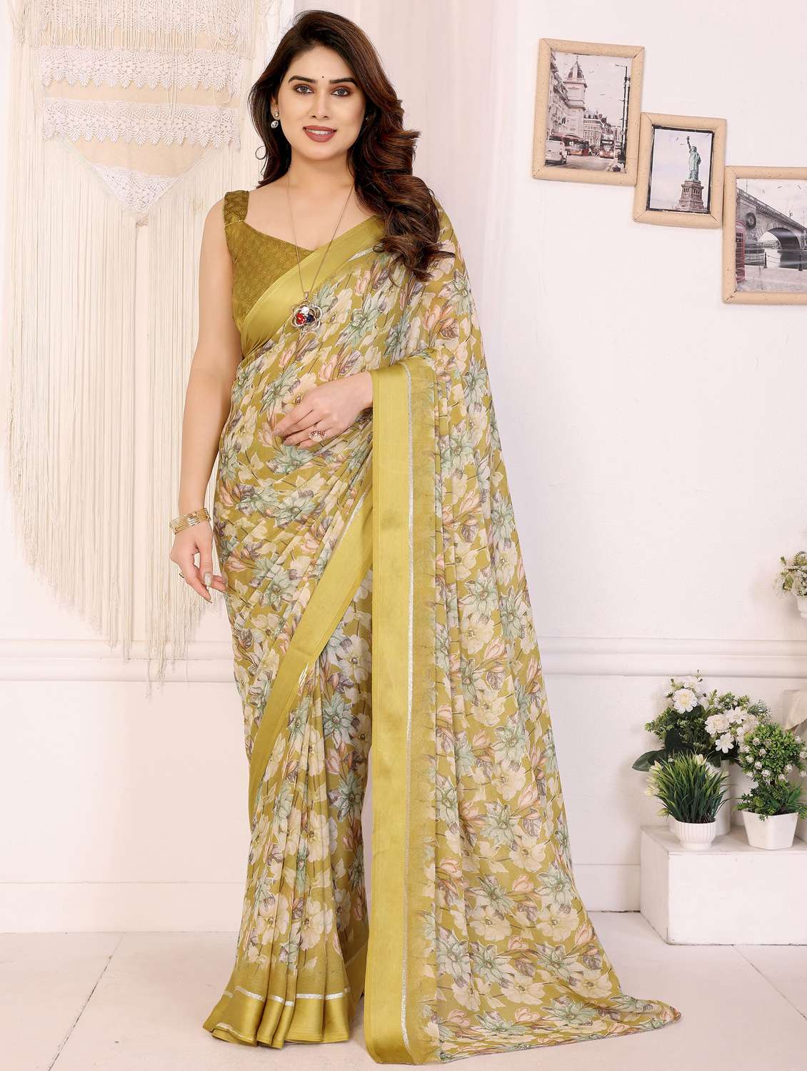 women floral printed saree with blouse - 22074123 - Zoom Image - 0