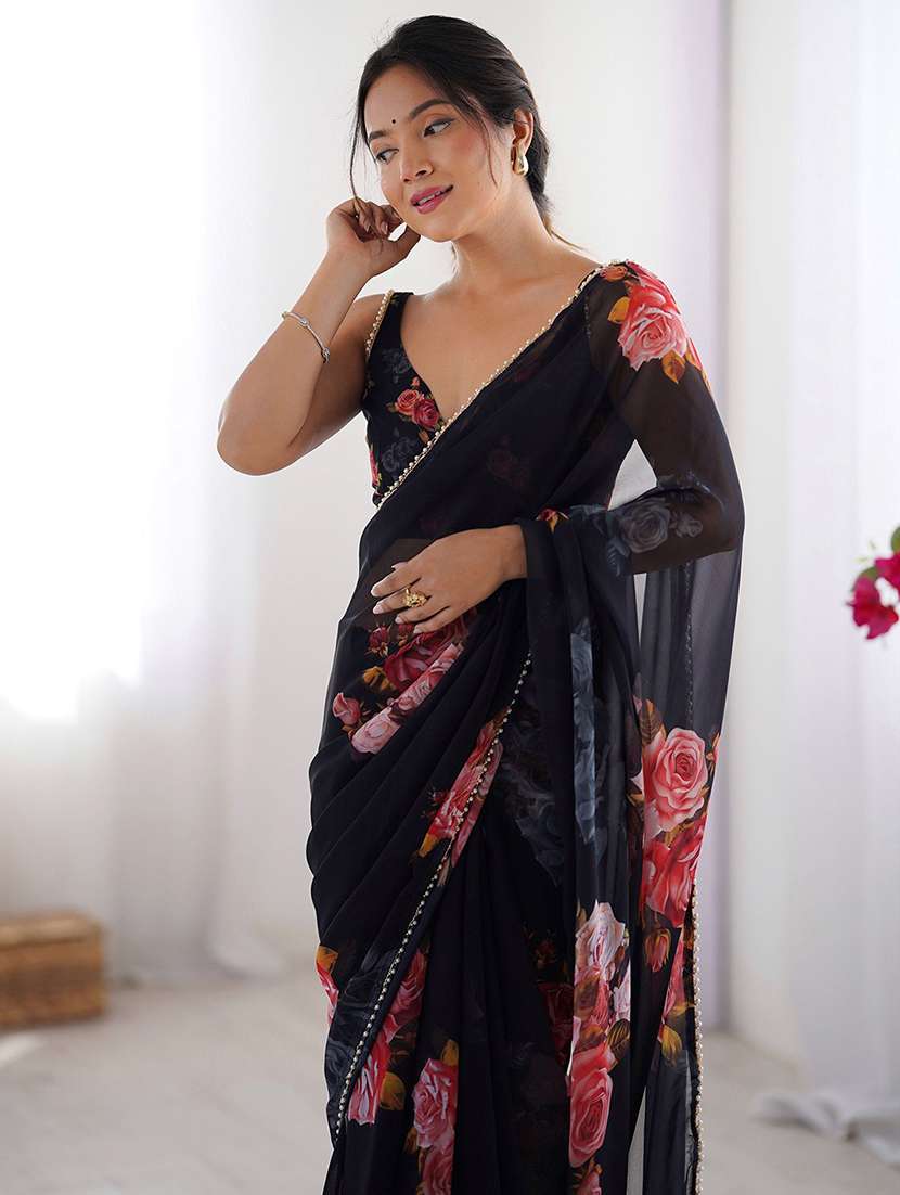 women floral printed casual wear saree with blouse - 22074131 - Standard Image - 3