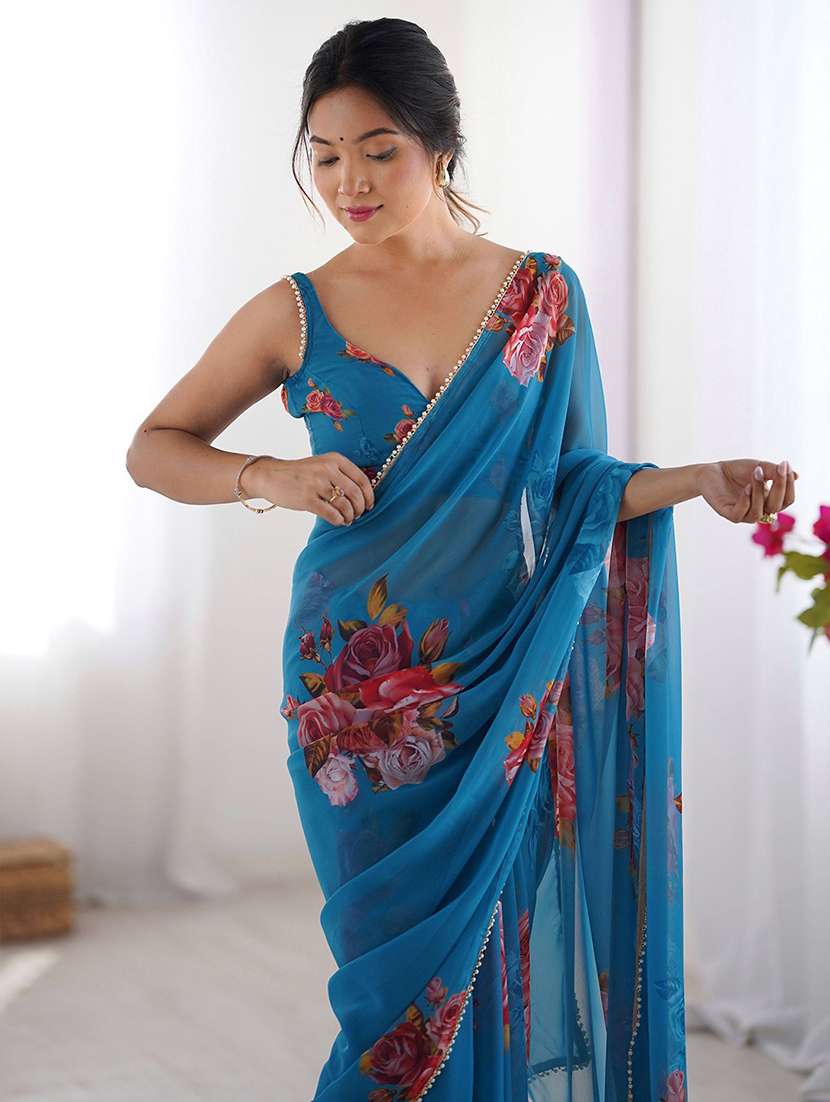 women floral printed casual wear saree with blouse - 22074132 - Standard Image - 3