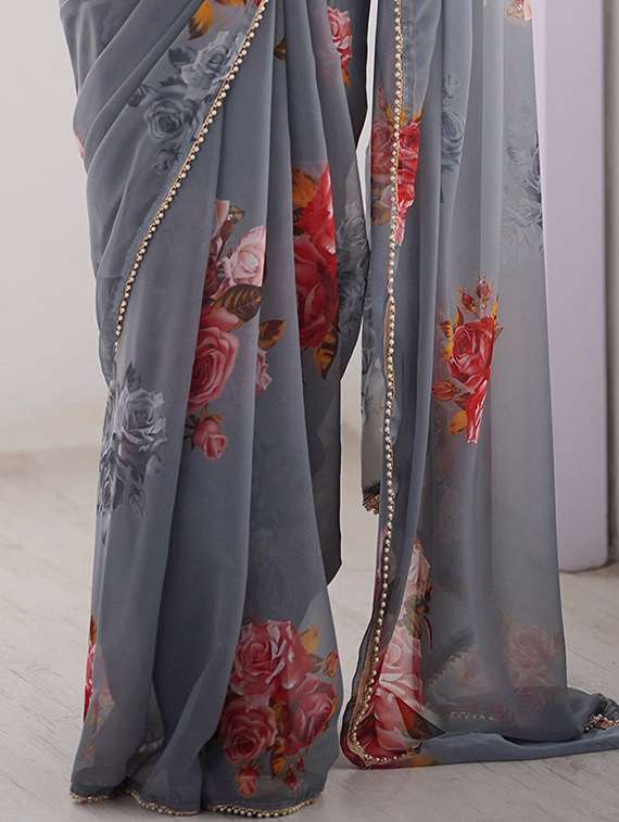 women floral printed casual wear saree with blouse - 22074133 - Standard Image - 3