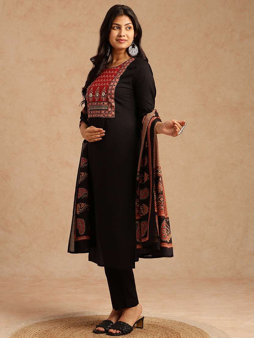 women printed three quarter sleeve kurta pant with dupatta set - 22074140 -  Standard Image - 3