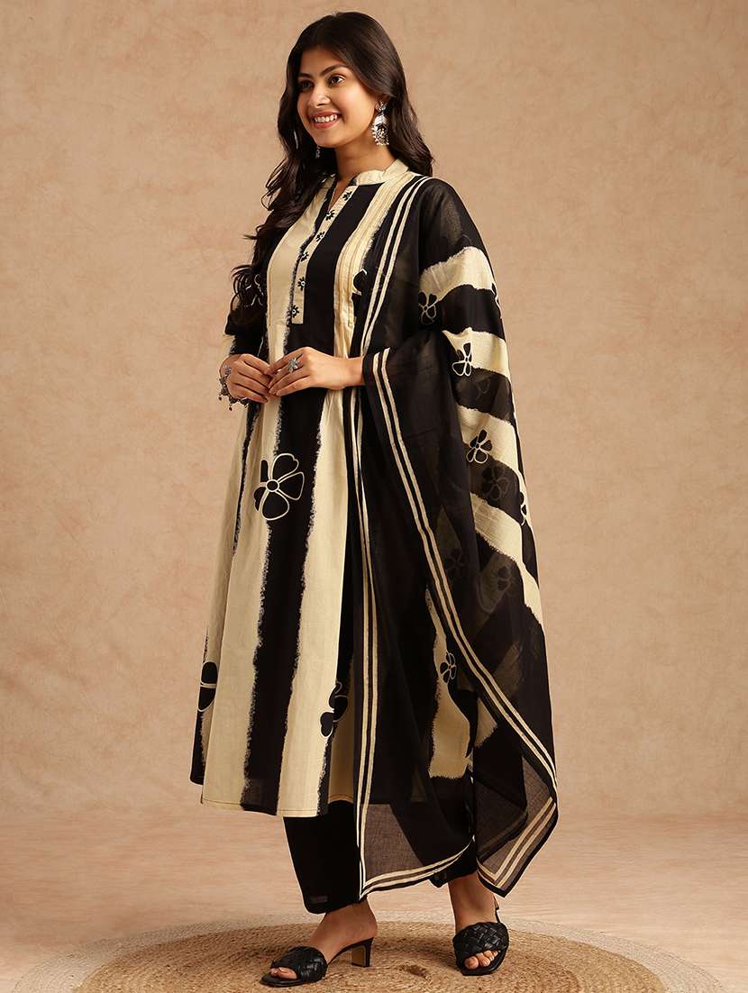women printed three quarter sleeve kurta pant with dupatta set