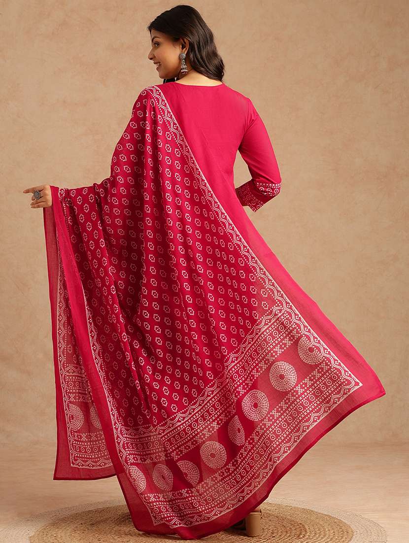 women bandhani printed three quarter sleeve kurta pant with dupatta set - 22074151 -  Standard Image - 3