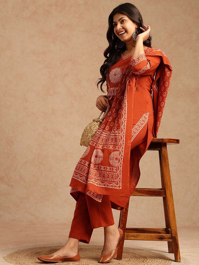 women bandhani printed three quarter sleeve kurta pant with dupatta set