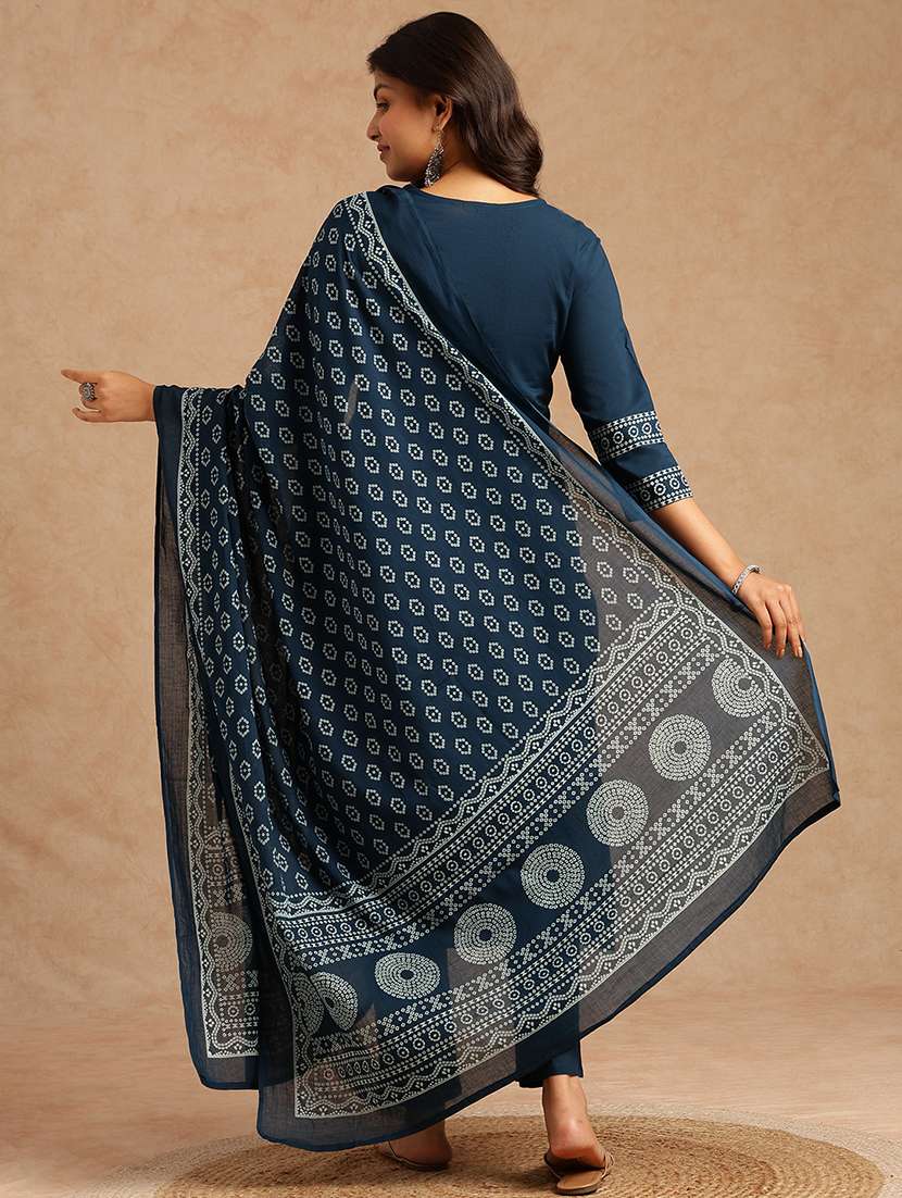 women bandhani printed three quarter sleeve kurta pant with dupatta set - 22074153 -  Standard Image - 3