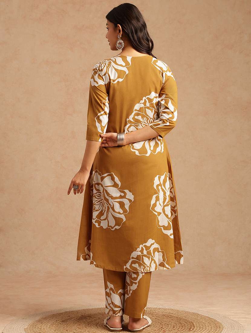 women printed three quarter sleeve kurta pant set - 22074155 - Standard Image - 3