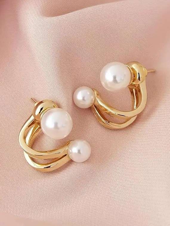 women gold alloy stud earring