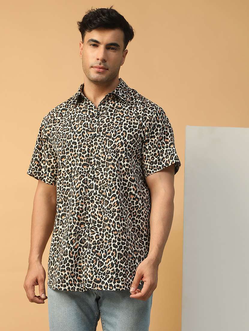 men animal printed short sleeve regular fit casual shirt