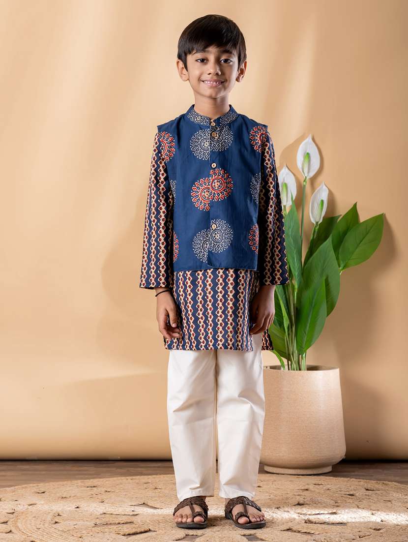 boys printed long sleeve kurta & pyjama set