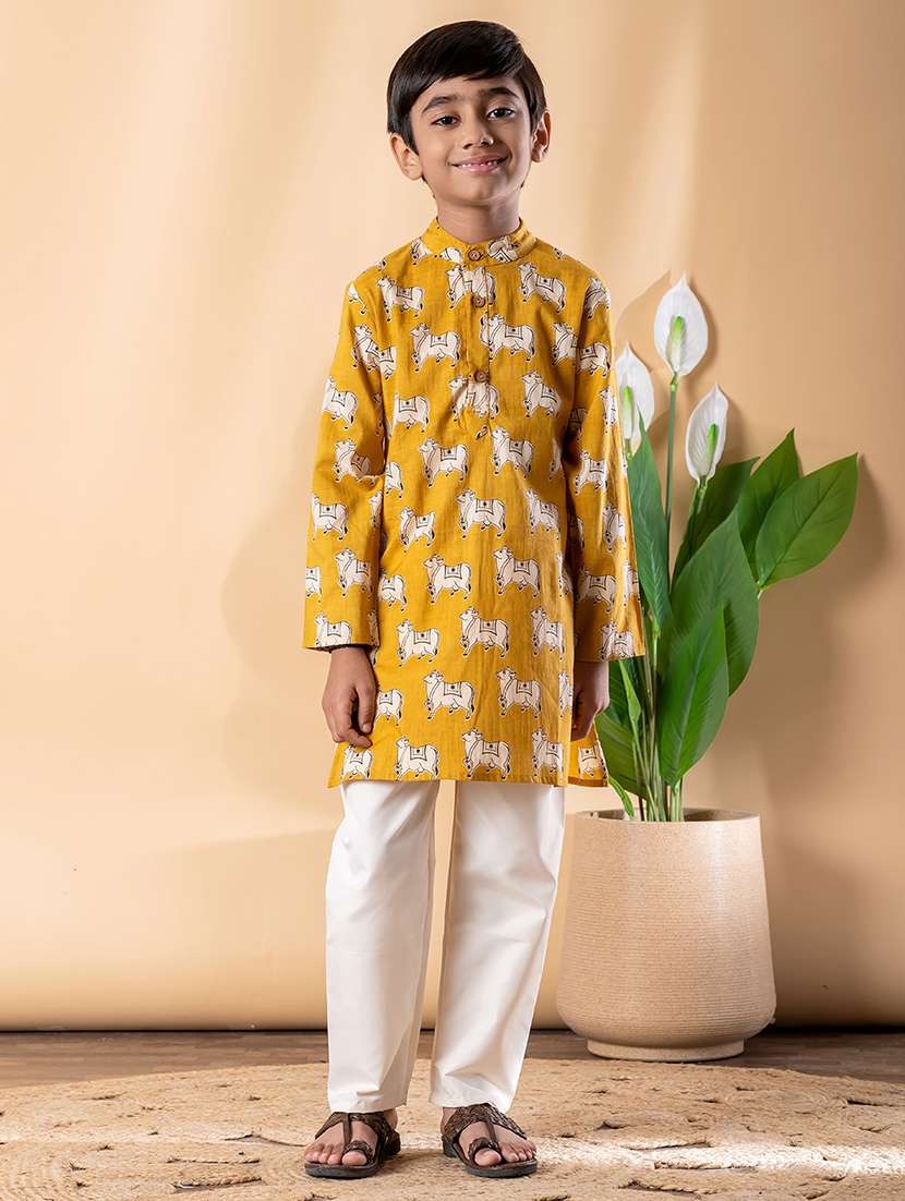 boys printed long sleeve kurta & pyjama set 