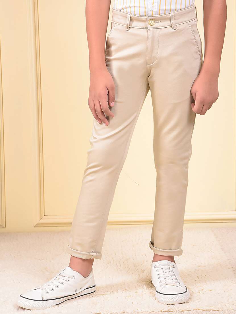 boys solid mid rise slim fit chinos