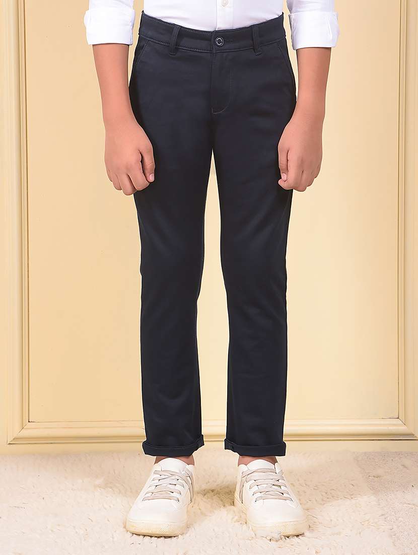 boys solid mid rise slim fit chinos 
