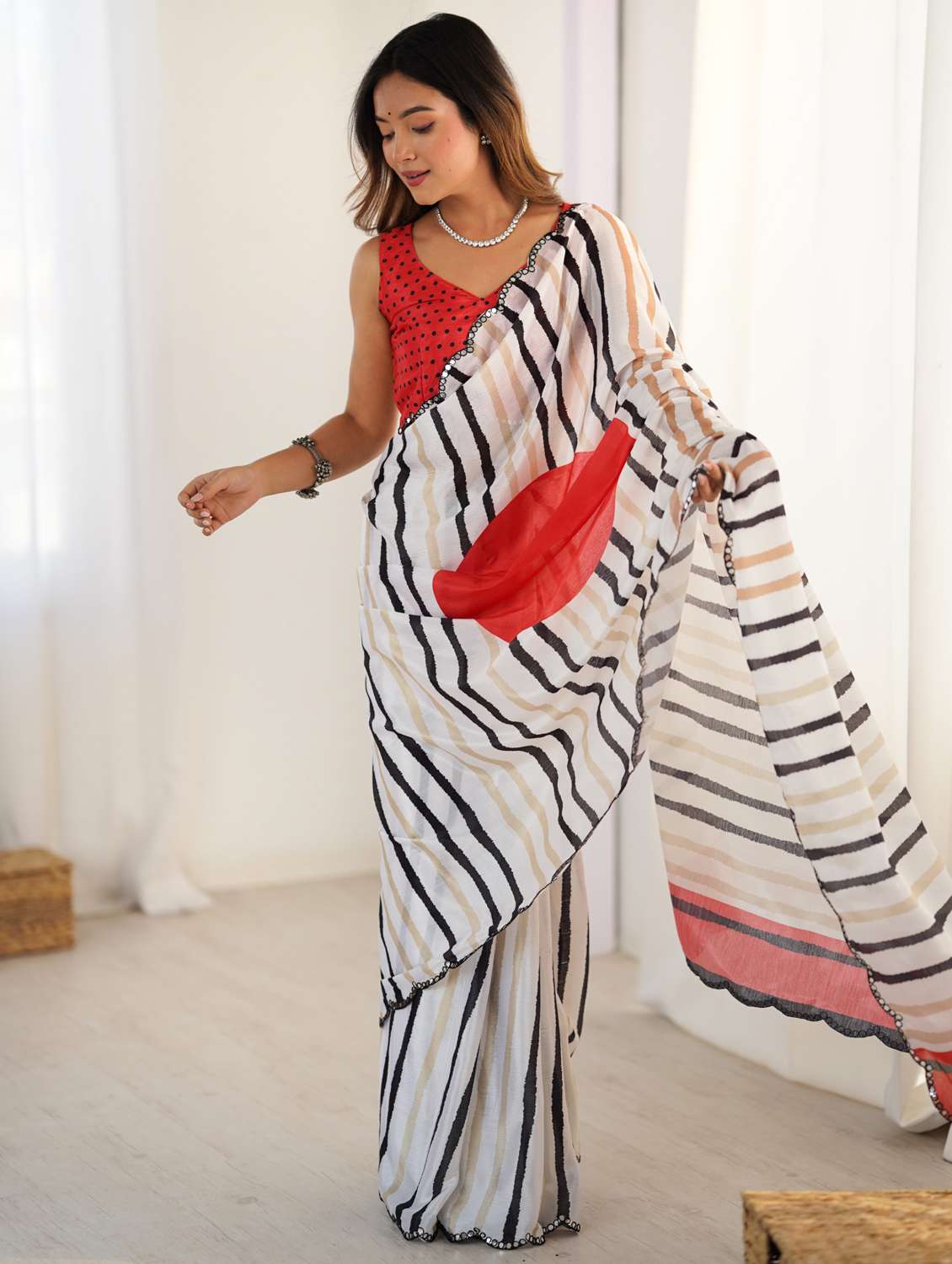 women printed casual wear saree with blouse - 22074507 -  Zoom Image - 0