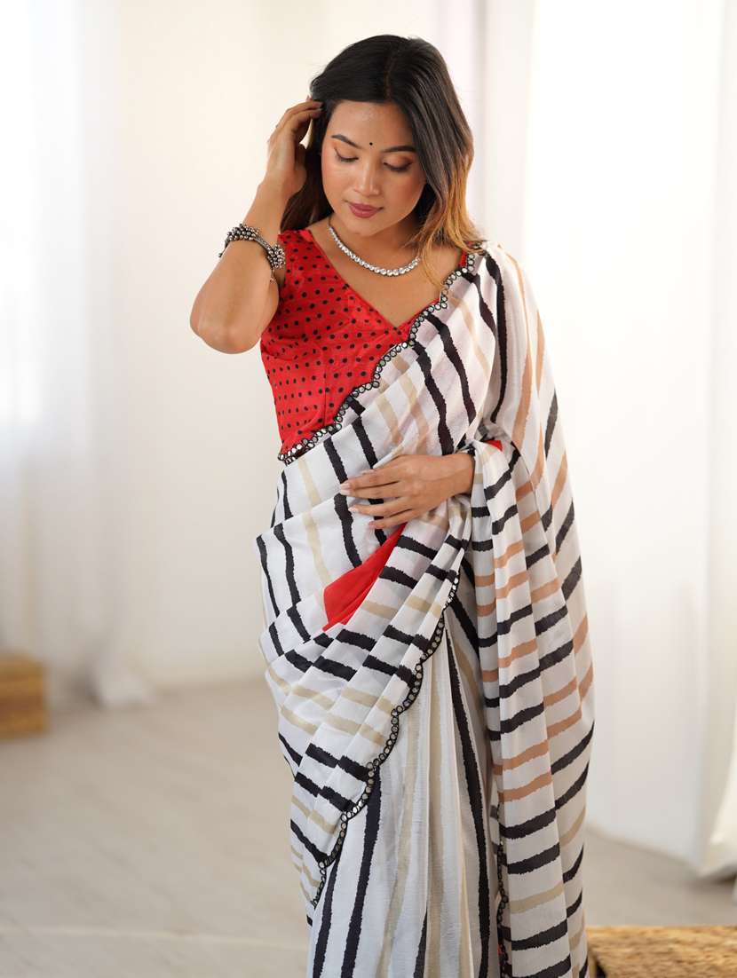 women printed casual wear saree with blouse - 22074507 -  Standard Image - 3