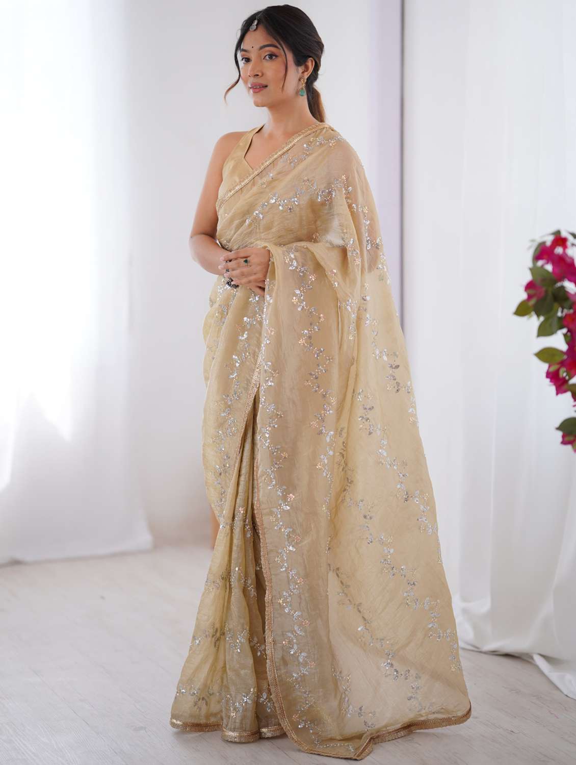 women solid with work embroidered saree with blouse - 22074618 - Zoom Image - 0