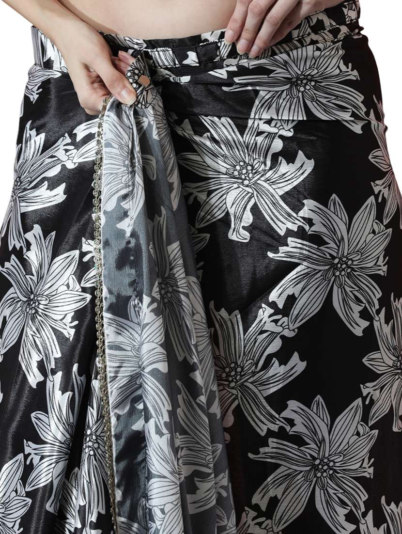 women floral printed ready to wear saree with blouse - 22074638 - Standard Image - 3