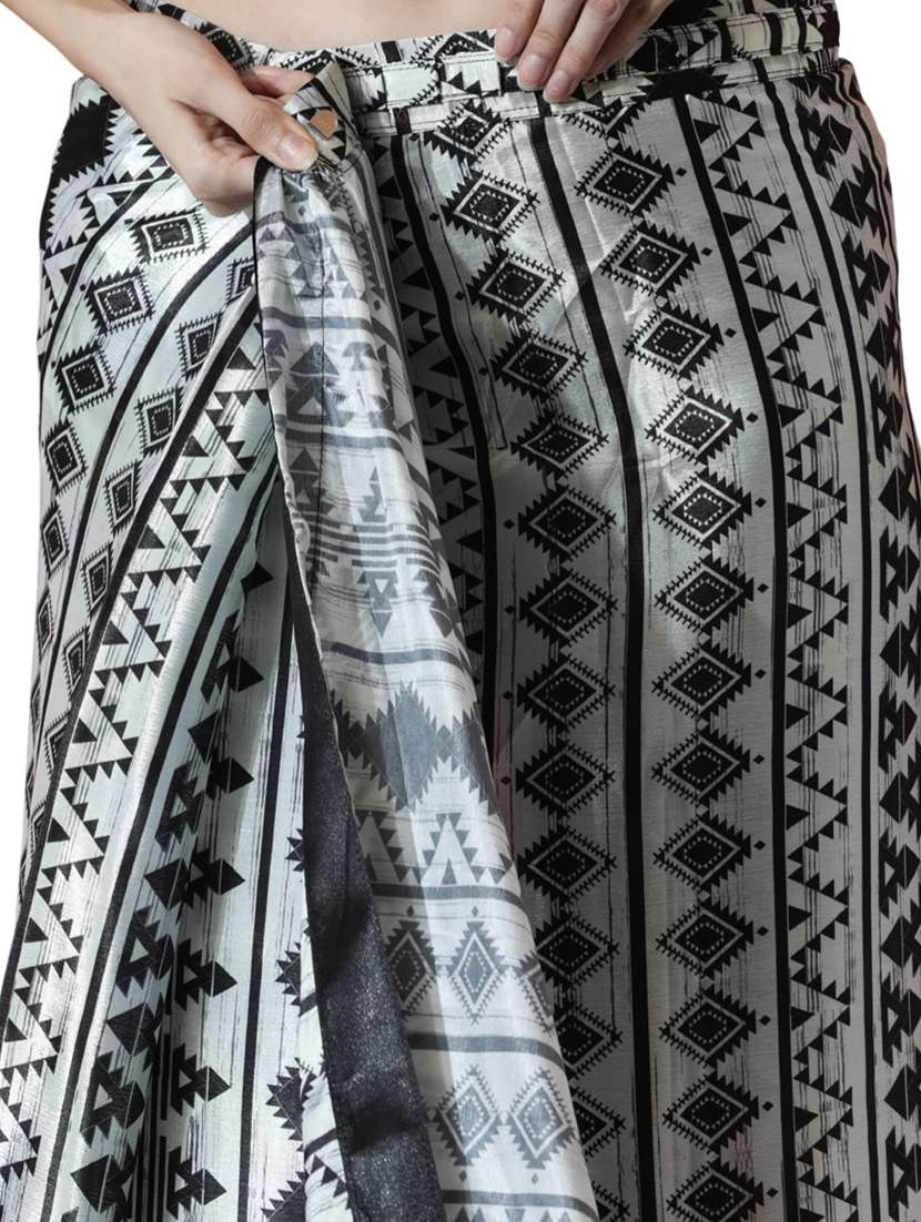 women geometric printed ready to wear saree with blouse - 22074682 - Standard Image - 3