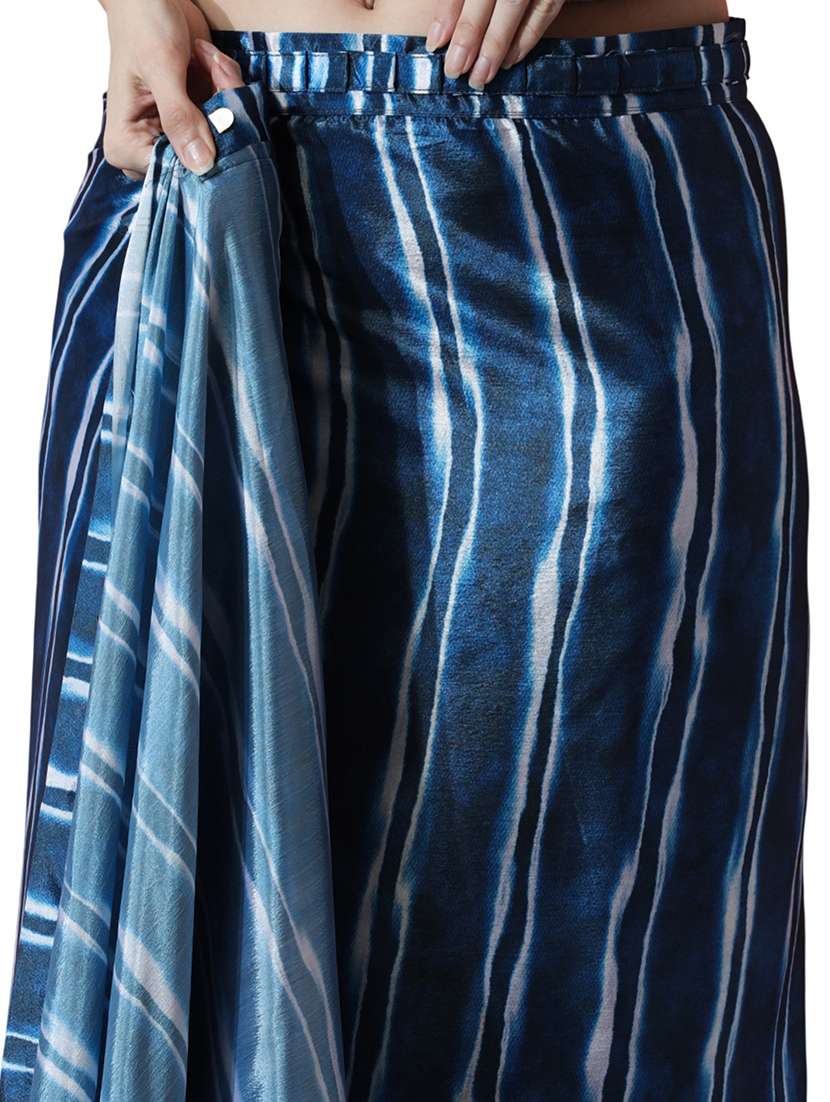 women striped ready to wear saree with blouse - 22074683 -  Standard Image - 3