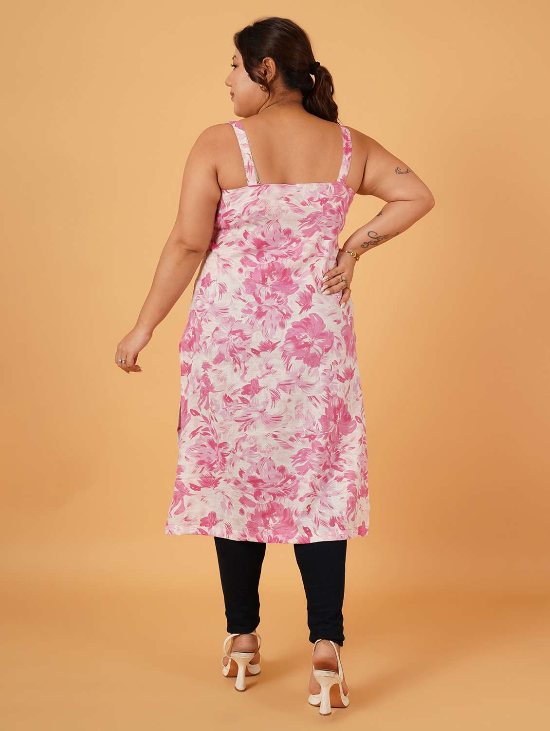 women floral printed shoulder strap straight kurta - 22075341 -  Standard Image - 3