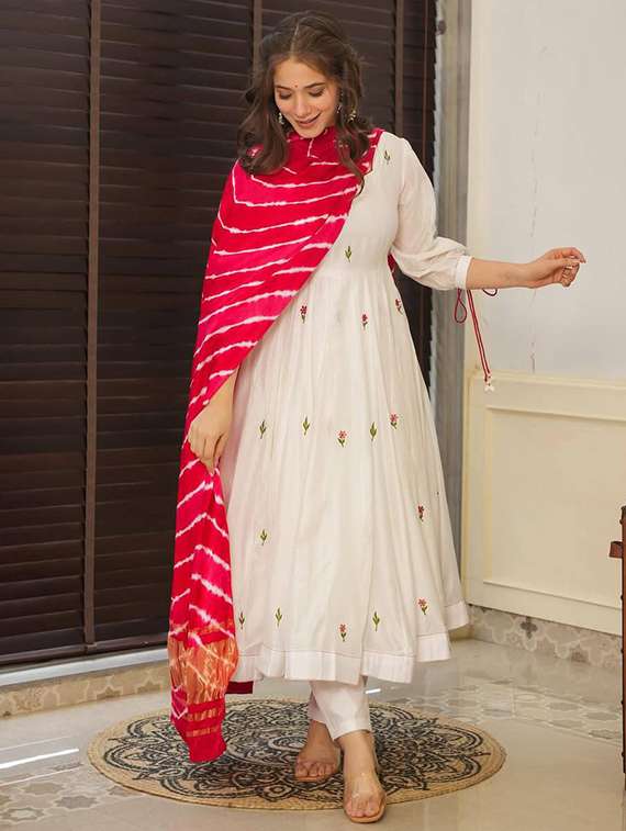 women embroidered three quarter sleeve kurta pant with dupatta set