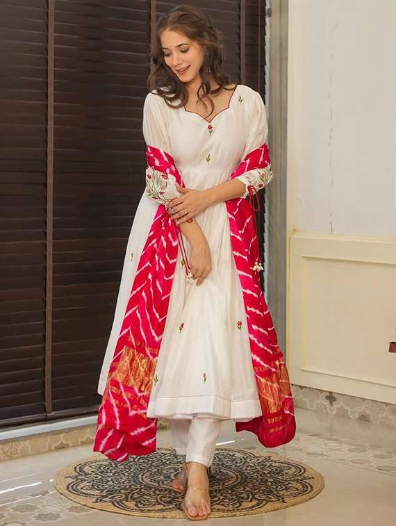 women embroidered three quarter sleeve kurta pant with dupatta set - 22076114 - Standard Image - 3