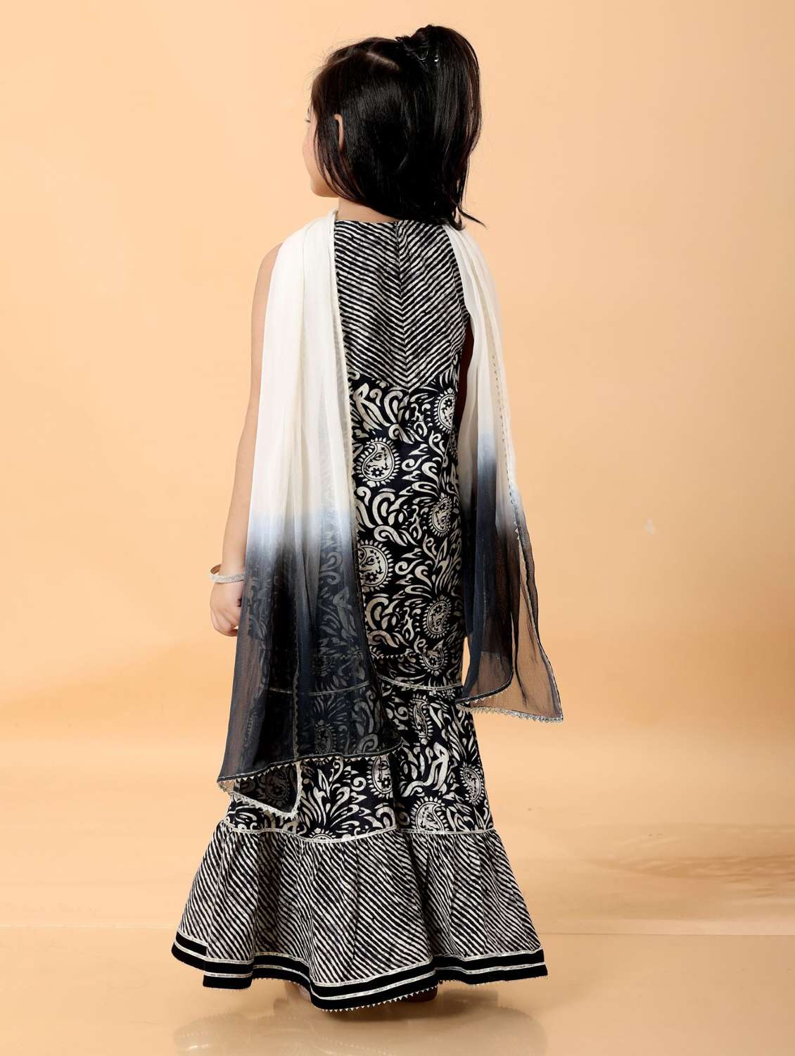 girl printed kurta and sharara with dupatta set - 22076388 -  Standard Image - 3