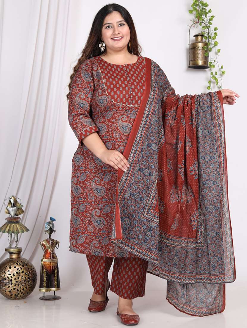 women paisley printed three quarter sleeve kurta pant with dupatta set