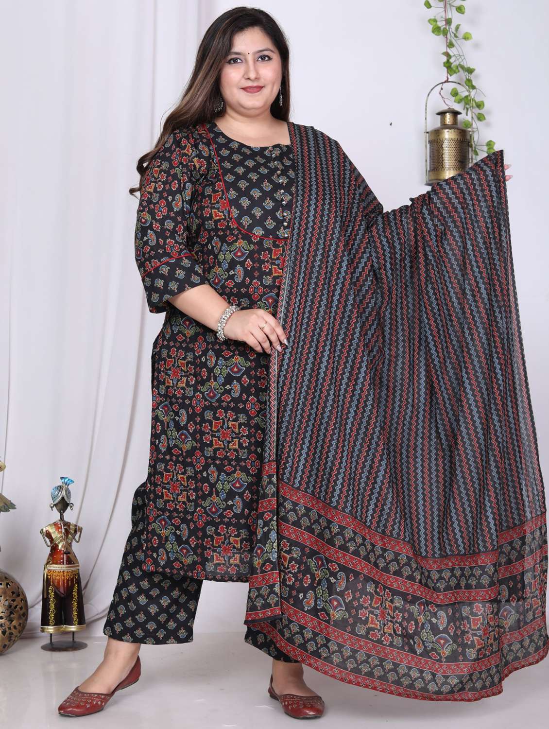 women printed three quarter sleeve kurta pant with dupatta set