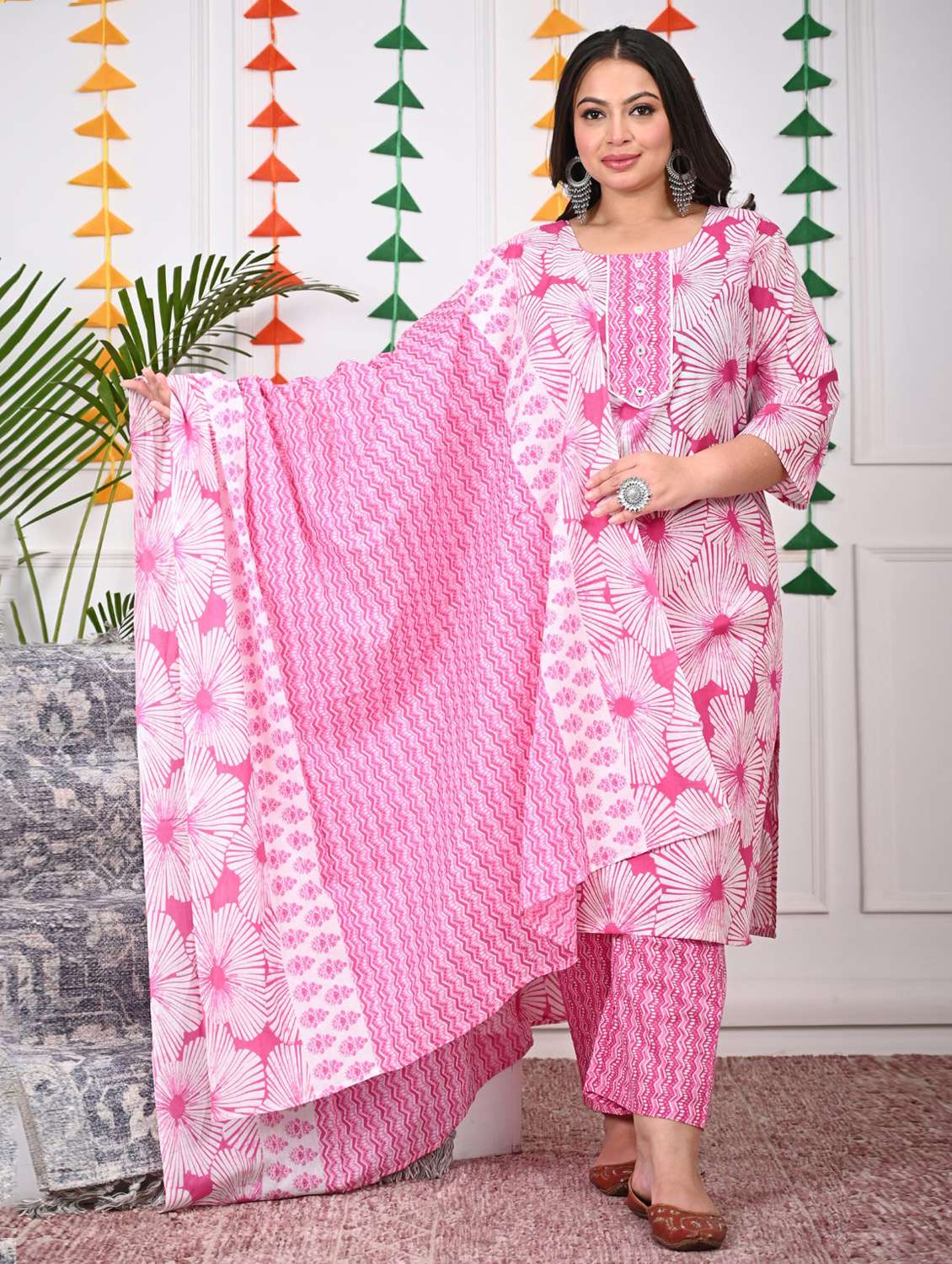 women printed three quarter sleeve kurta pant with dupatta set