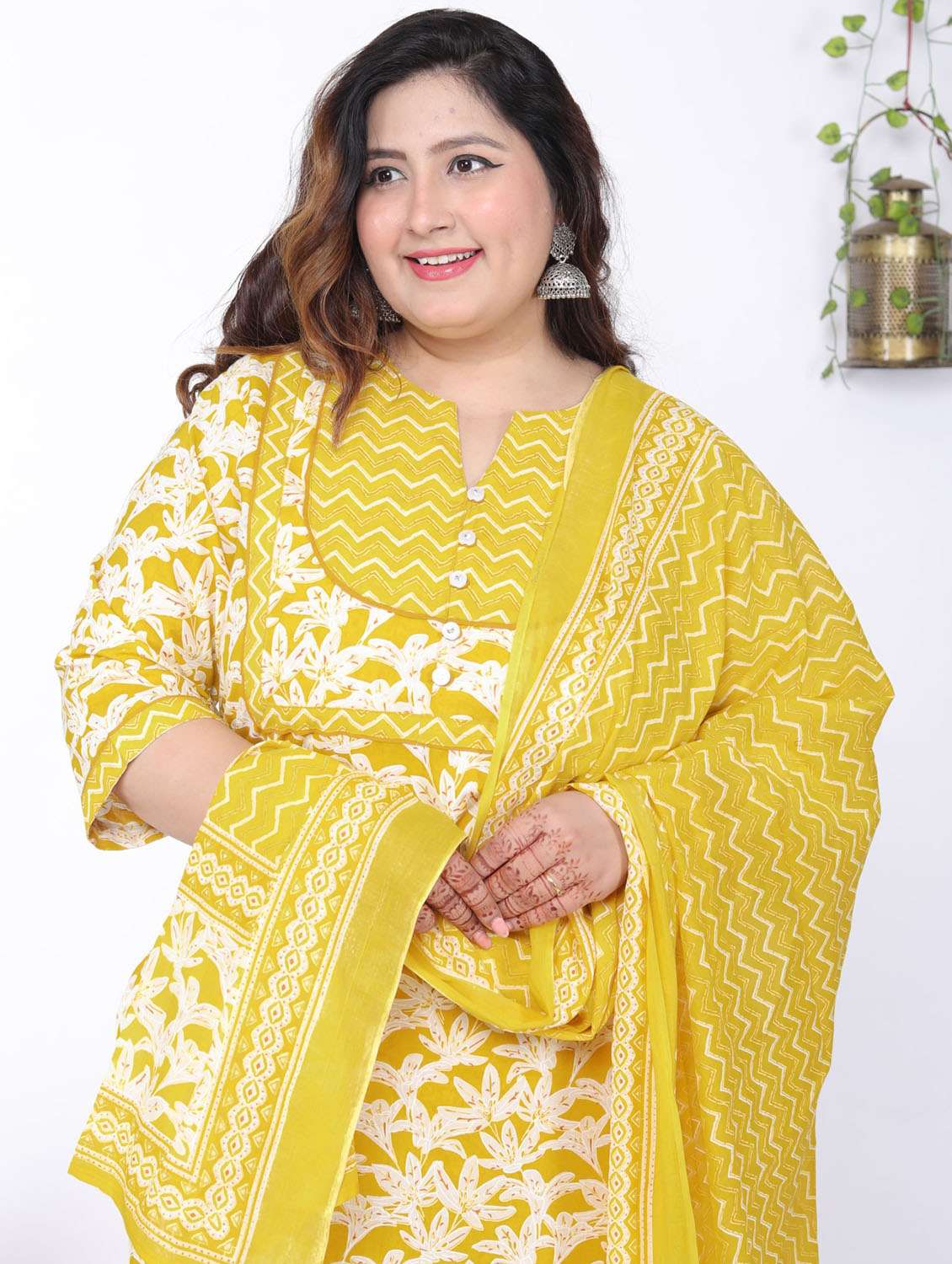 women printed three quarter sleeve kurta pant with dupatta set - 22076518 -  Standard Image - 3