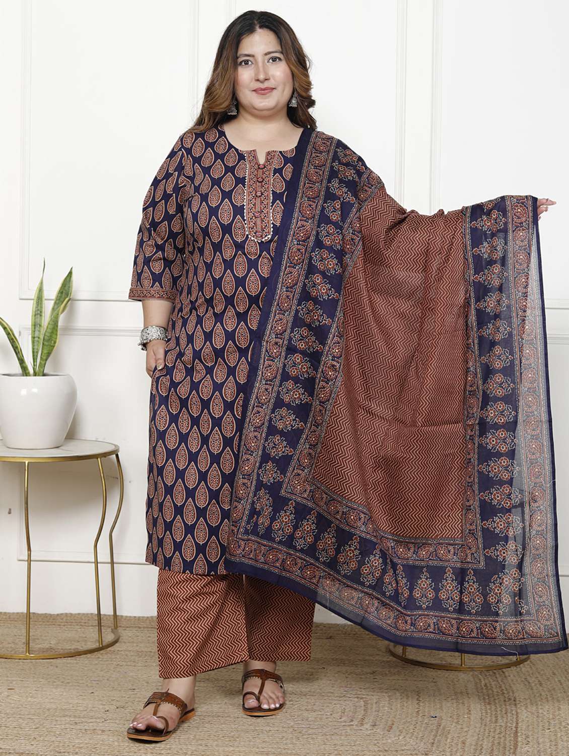 women printed three quarter sleeve kurta pant with dupatta set