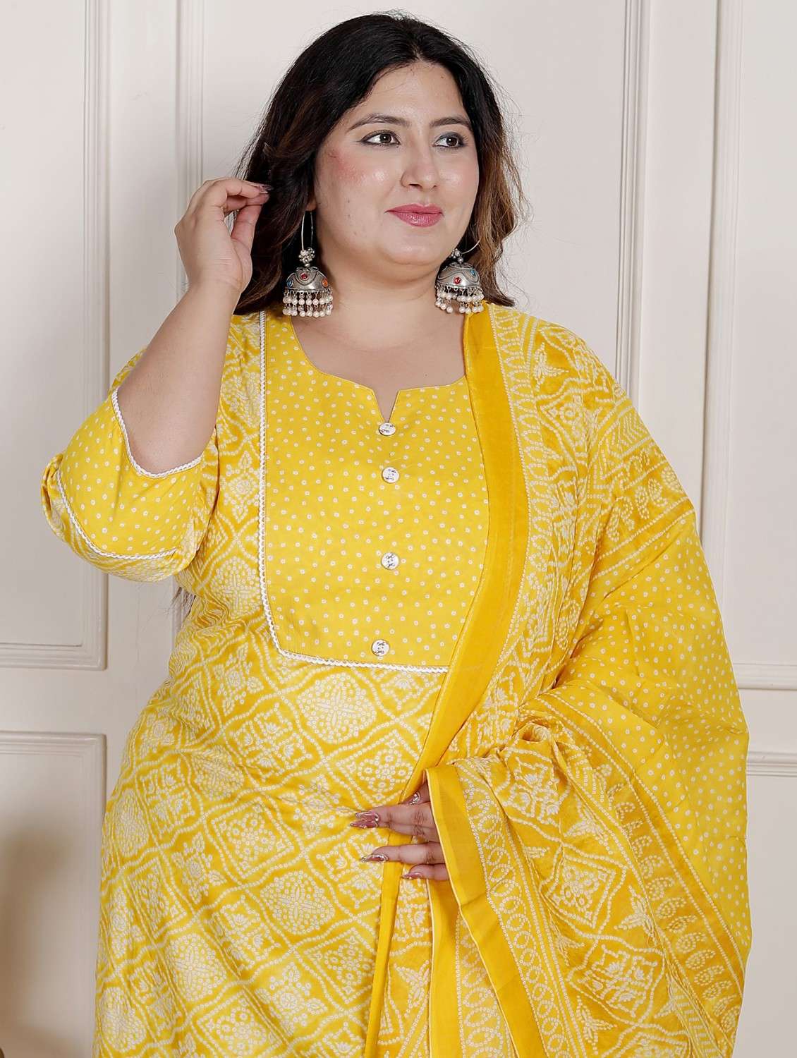 women bandhani printed three quarter sleeve kurta pant with dupatta set - 22076549 -  Standard Image - 3