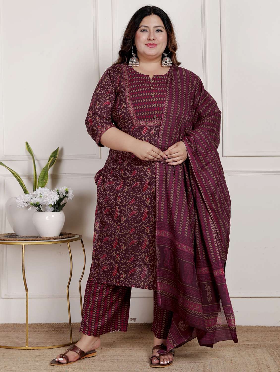 women paisley printed three quarter sleeve kurta pant with dupatta set