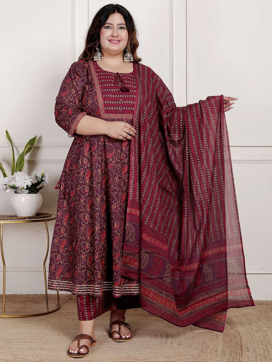 women paisley printed three quarter sleeve kurta pant with dupatta set