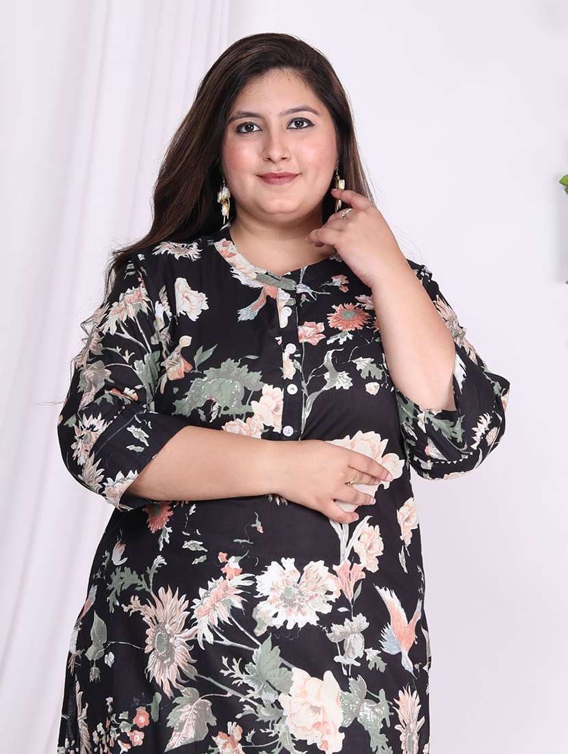 Women Plus Size Three Quarter Sleeve Straight Kurta - 22076559 -  Standard Image - 3