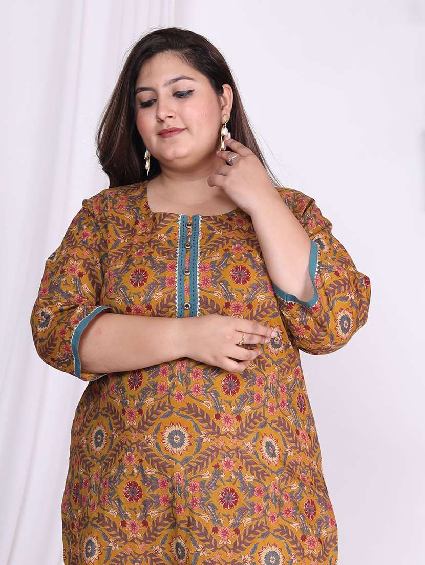 women plus size three quarter sleeve straight kurta - 22076563 -  Standard Image - 3