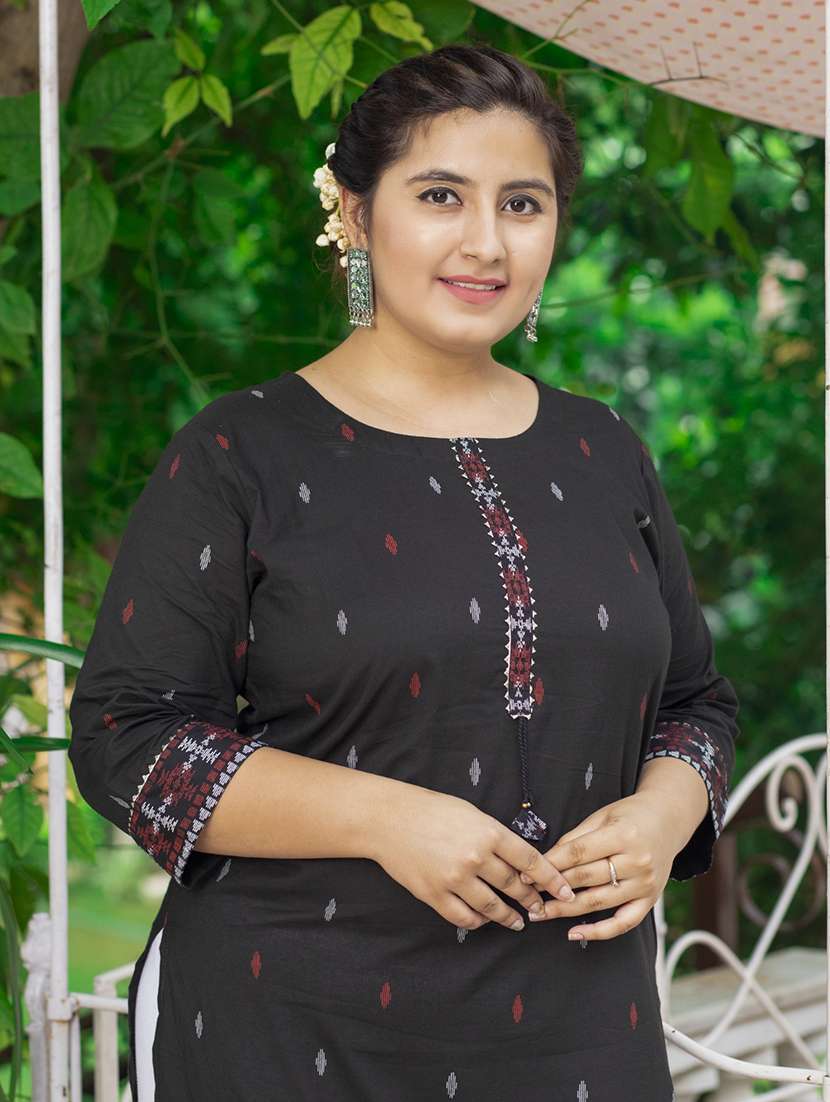 women plus size three quarter sleeve straight kurta - 22076586 -  Standard Image - 3