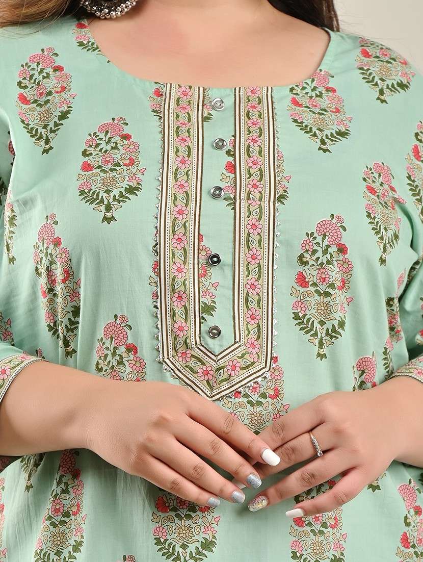 women plus size three quarter sleeve straight kurta - 22076624 - Standard Image - 3