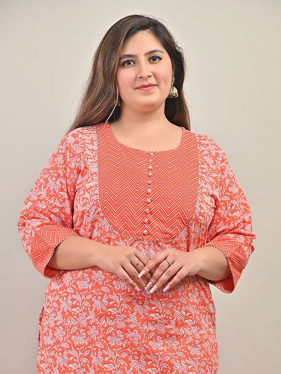 women plus size three quarter sleeve straight kurta - 22076631 -  Standard Image - 3