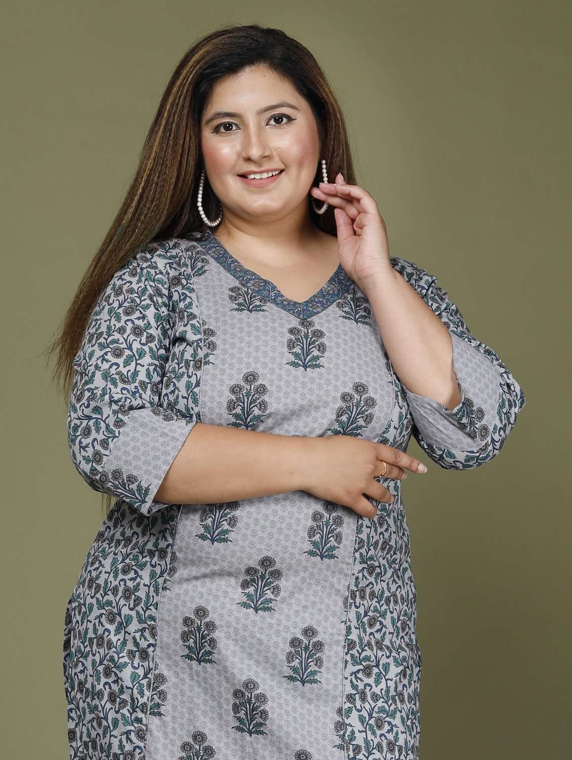 women plus size three quarter sleeve straight kurta - 22076640 -  Standard Image - 3