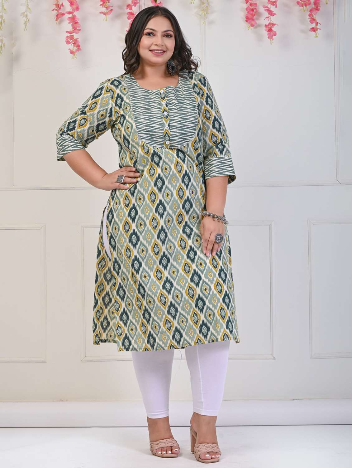 women plus size three quarter sleeve straight kurta - 22076653 -  Zoom Image - 0